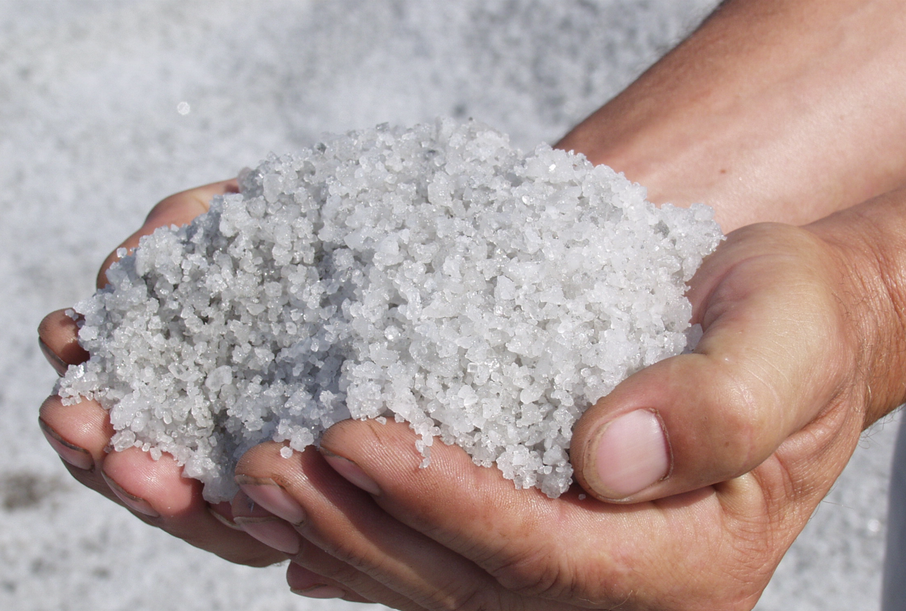 Техническая соль: какая бывает и где ее применяют 